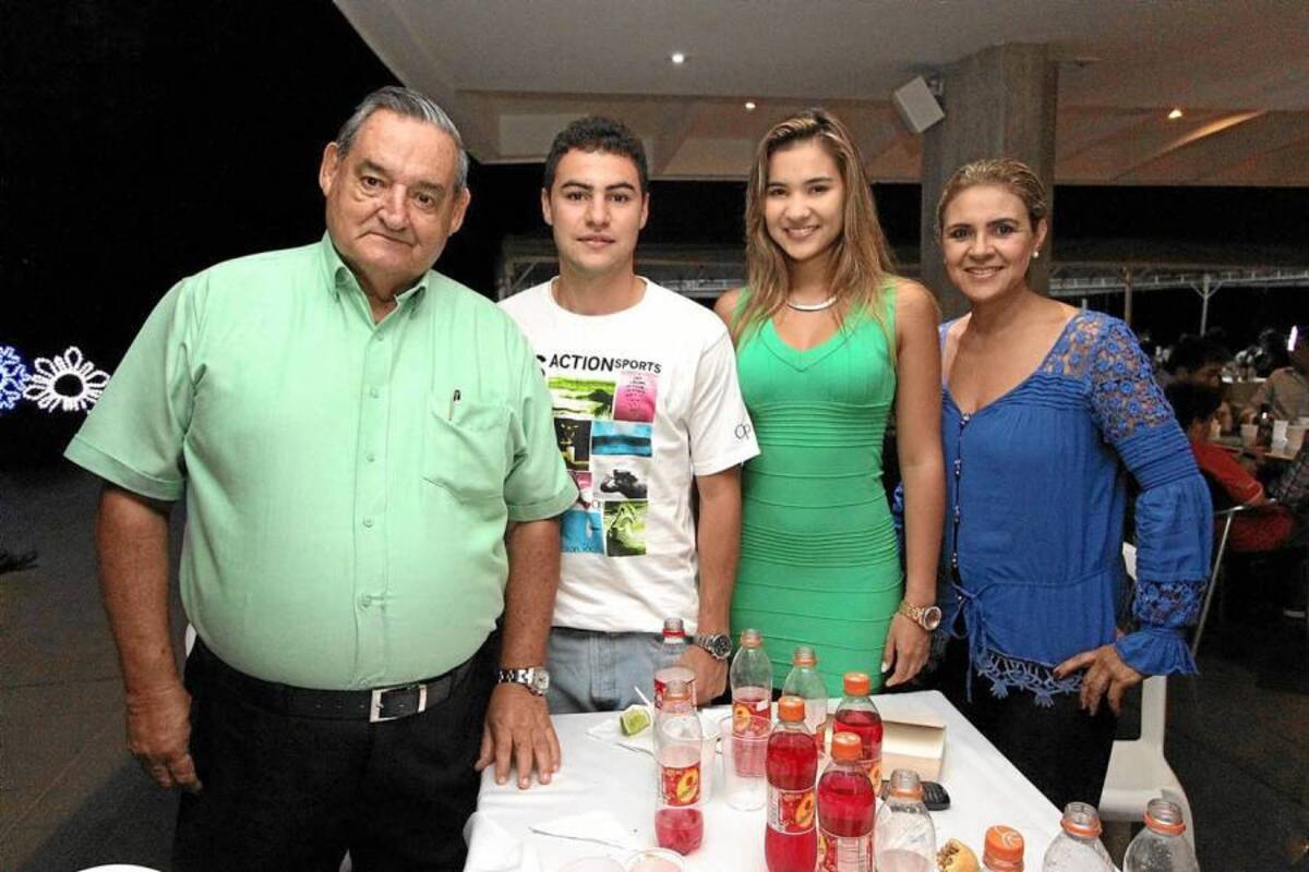 Álvaro Prieto, Jorge Londoño, Maribel Mendoza y Luz Stella Londoño. (Foto: Mauricio Betancourt / VANGUARDIA LIBERAL)
