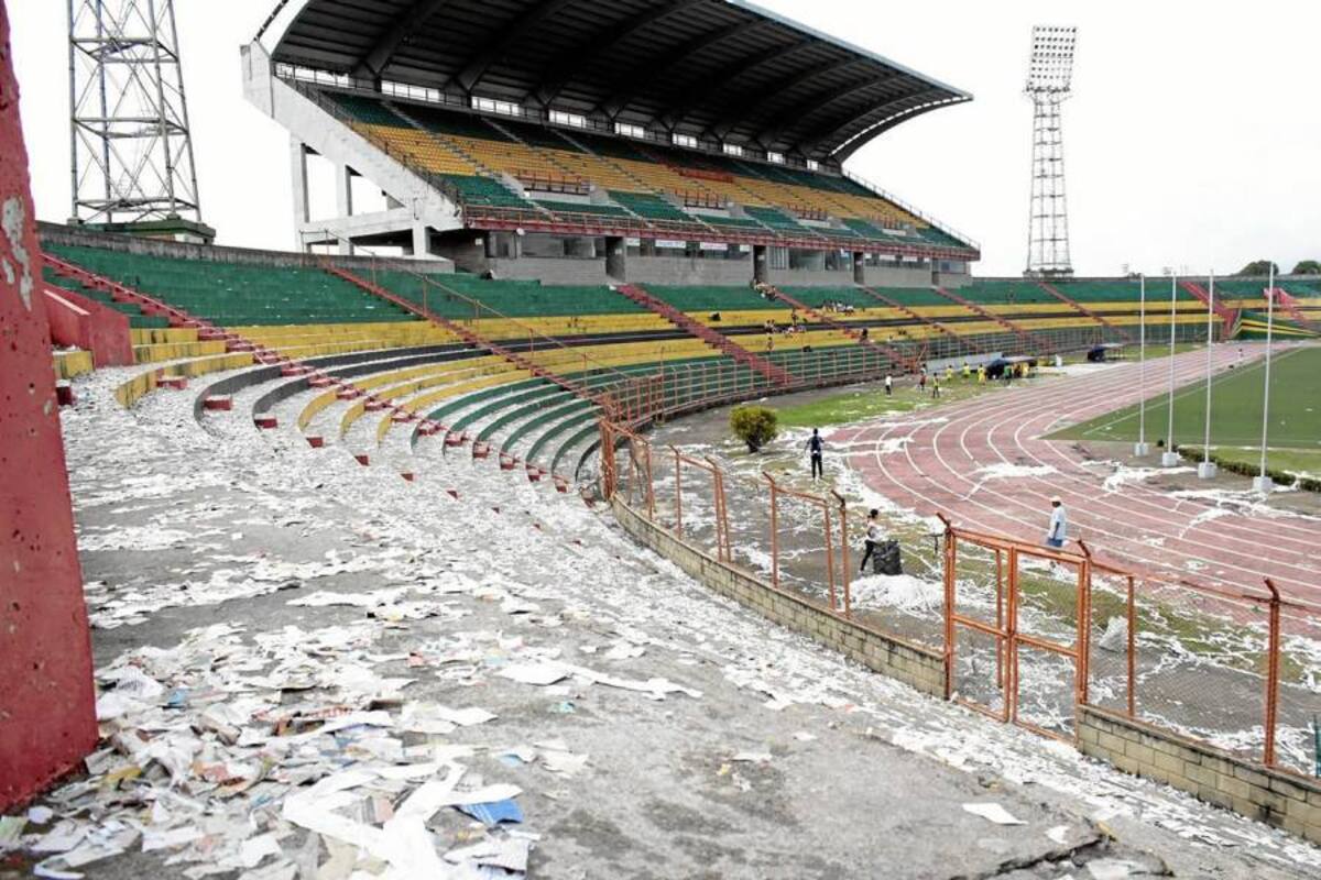 El estadio Alfonso López está próximo a recibir un ‘cambio extremo’, algo más que necesario puesto que el estadio de los santandereanos se está cayendo a pedazos. (Foto: Archivo / VANGUARDIA LIBERAL )