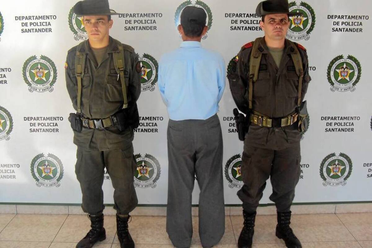 En la imagen uno de los capturados, residente en Mogotes, acusado de la muerte de José Antonio Gallo, en hechos ocurridos en junio del año 2001. (Foto: Suministrada/VANGUARDIA LIBERAL)