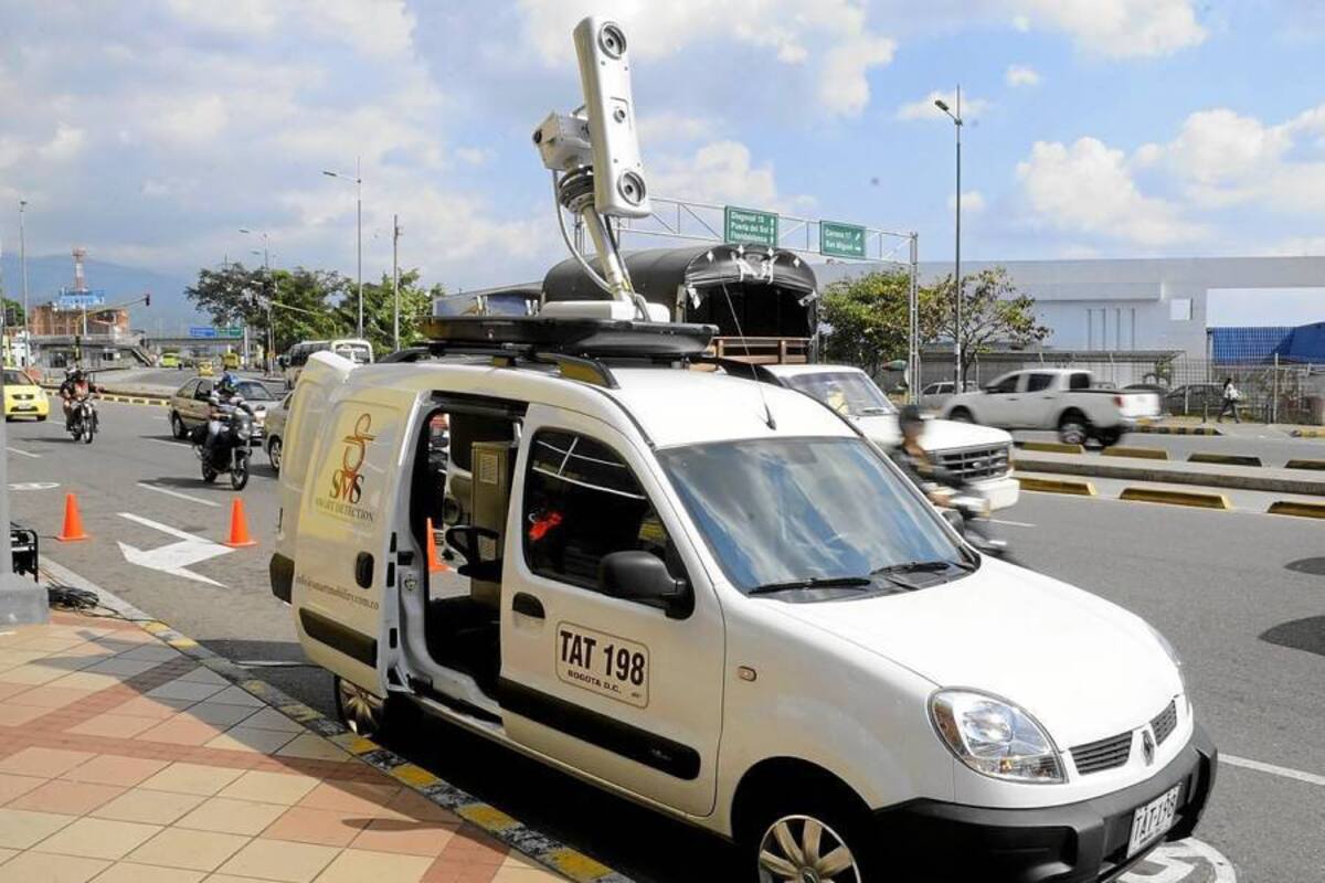 Este es el primer prototipo del vehículo ‘caza infractores’. La concesión manifestó que están viendo la posibilidad de que sea más amplio al interior de tal manera que haya más espacio para el operario. (Foto: Hernando Galeano / VANGUARDIA LIBERAL )