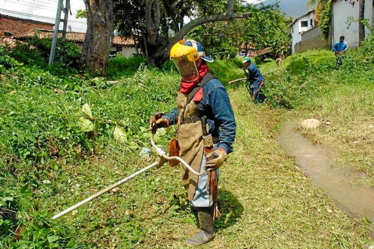 Quebrada Las Nieves se convirtió en baño público y botadero de basuras (Foto: César Flórez / VANGUARDIA LIBERAL)