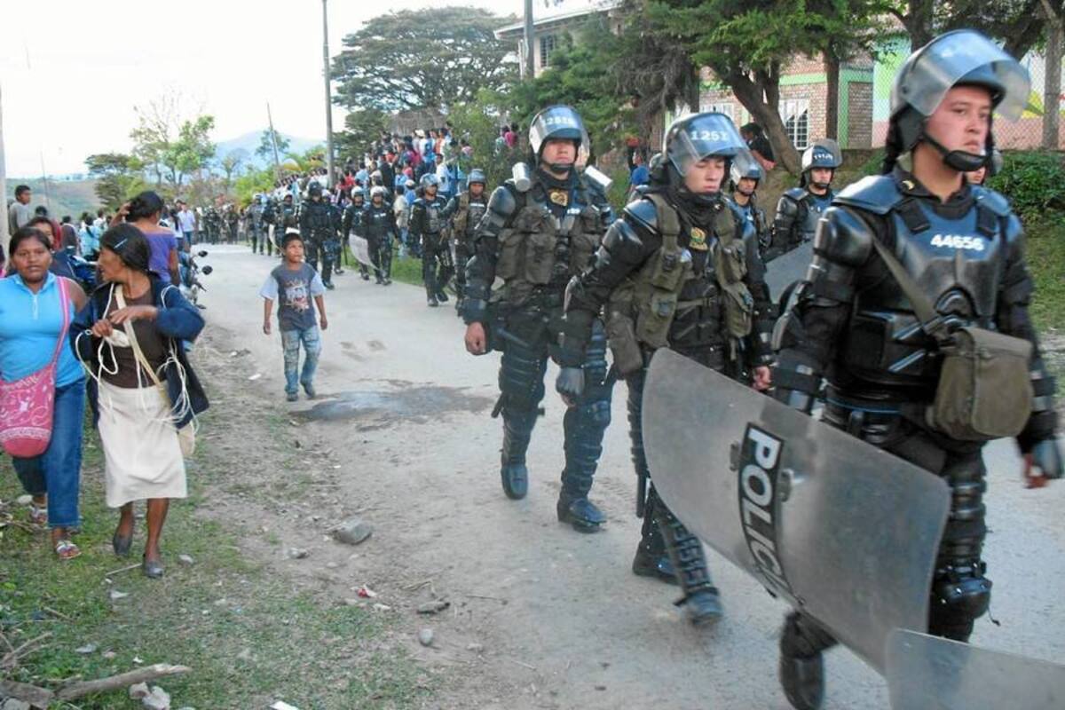 Ministro del Interior se reunió con líderes indígenas en Santander de Quilichao, Cauca (Foto: Colprensa/VANGUARDIA LIBERAL)