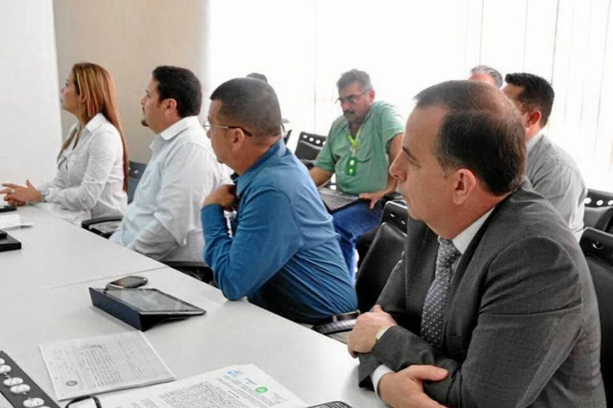 El Gobierno Municipal firmo el acuerdo de barrido con las empresas recolectoras de la localidad Piedecuestana de Servicios Públicos, Cara Limpia y Limpieza Urbana. (Foto: Suministrada/ VANGUARDIA LIBERAL )