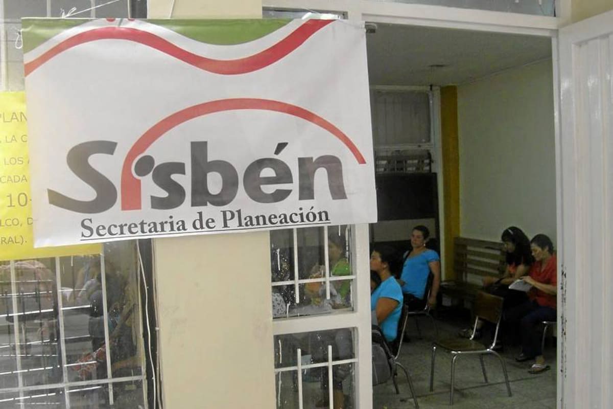 La oficina del Sisbén volvió a abrir sus puertas en el segundo piso del edificio del Concejo, luego de un proceso de mejoramiento en las redes del sistema eléctrico y la compra de nuevos equipos de cómputo. (Foto: Archivo/ VANGUARDIA LIBERAL )