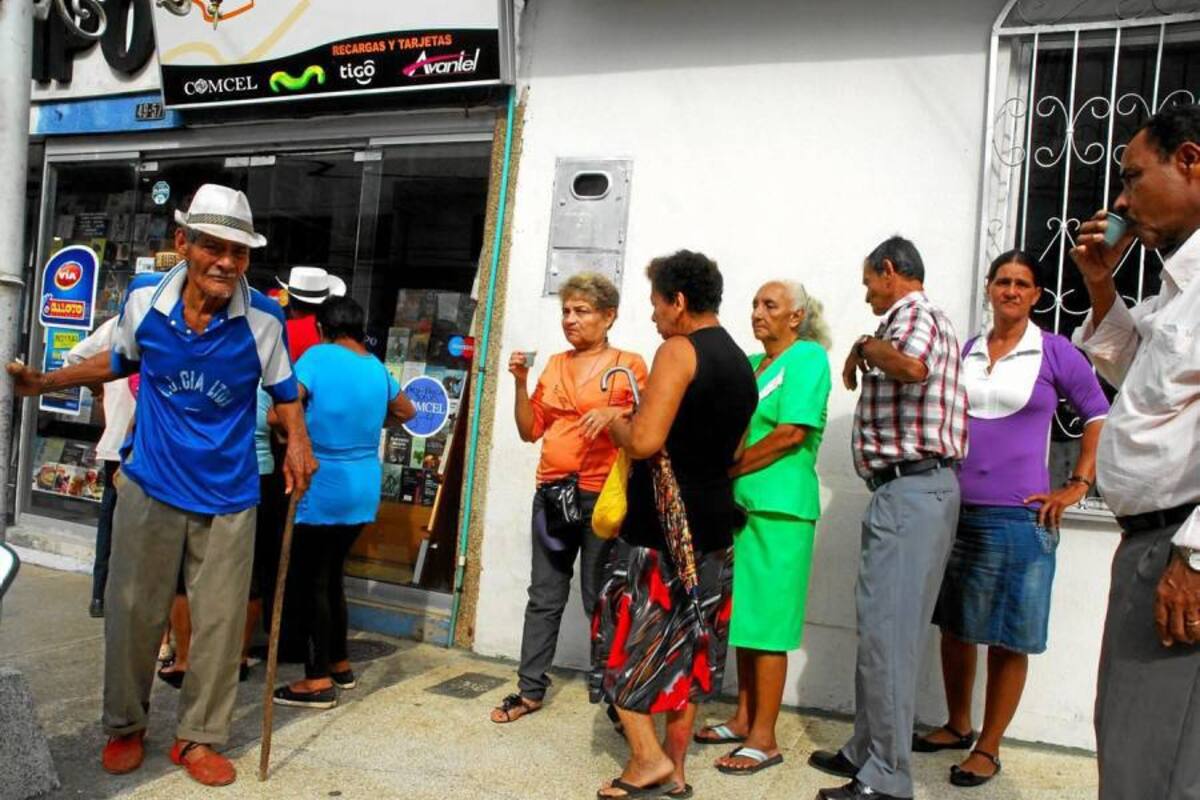 El Municipio instó a 70 Adultos mayores del programa Ppsam, a cobrar sus mesadas antes del sábado fecha límite de pago por el consorcio Prosperar. (Foto: Archivo/VANGUARDIA LIBERAL)