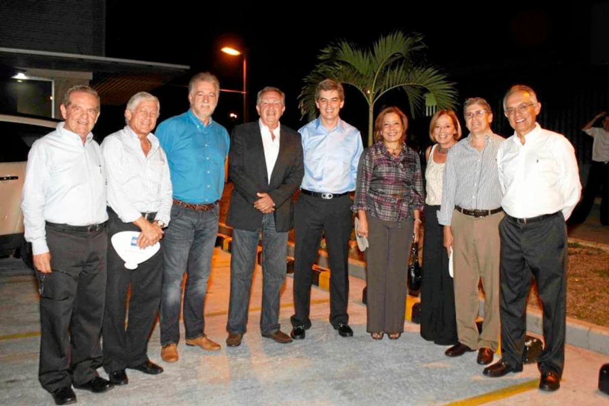 Alberto Alarcón, César de Hart, Jorge Mick, Fernando Gutiérrez, Jorge Mejía, Martha de Hart, Cristina Barragán, Mauricio Garzón y Camilo Durán. (Foto: Nelson Díaz / VANGUARDIA)