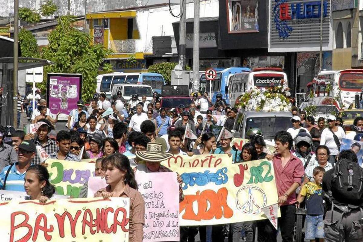 Familia de joven asesinado marchó en señal de protesta (Foto: Edgar Pernett/ VANGUARDIA LIBERAL)