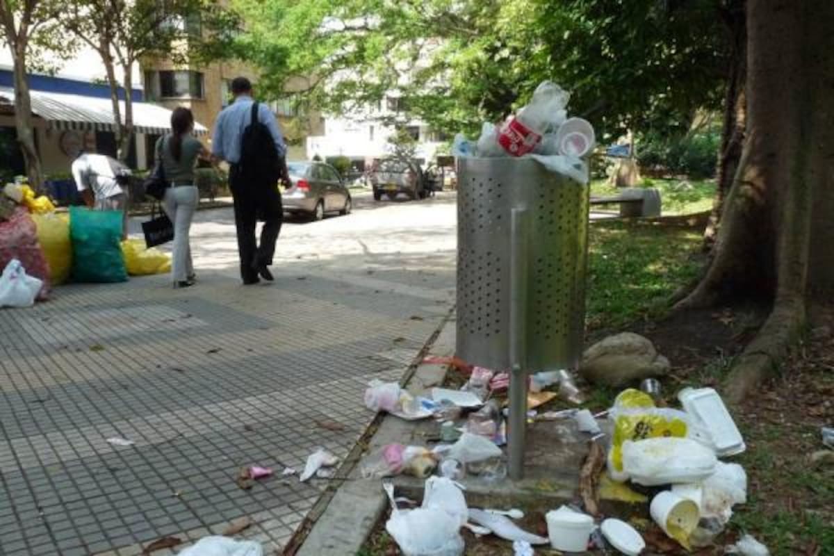Ya sea por falta de cultura ciudadana o por ineficacia de las entidades encargadas del aseo en la ciudad, la basura sigue dañando la imagen de Bucaramanga.
