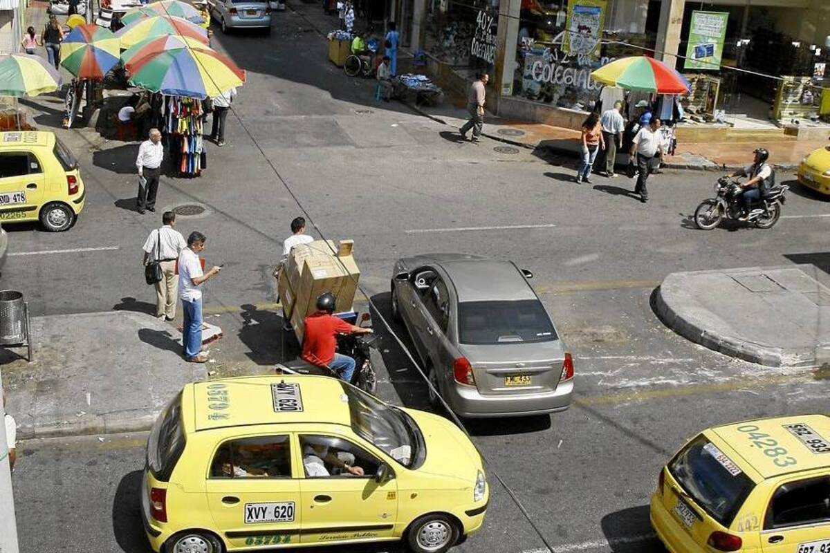 Así quedó uno de los tramos de la carrera 16, luego de que las autoridades de Tránsito despejaran la zona; la cual se veía interrumpida por unos ‘maletines de concreto’. (Foto: César Flórez/VANGUARDIA LIBERAL)