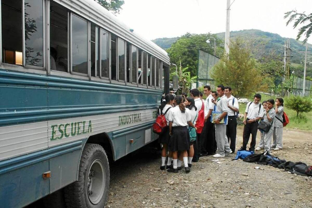 Sería garantizado transporte escolar rural hasta agosto