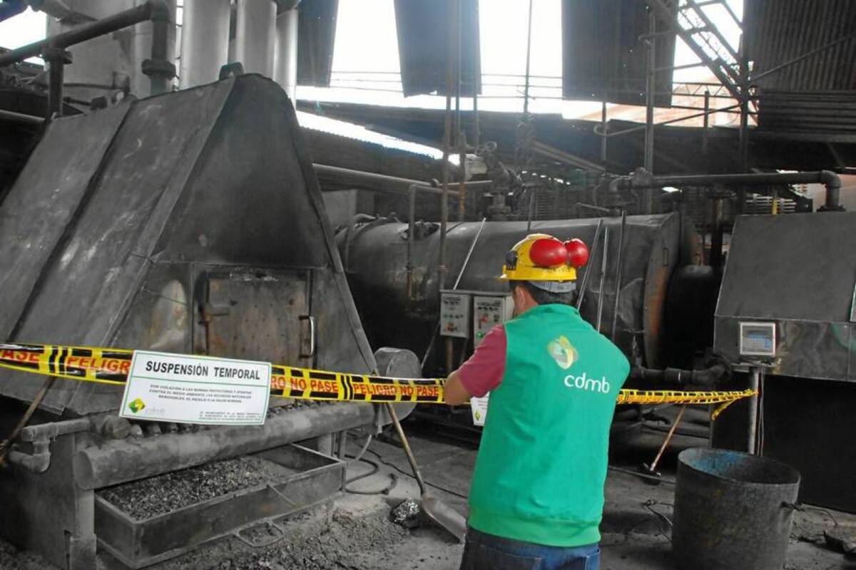 La Cdmb suspendió las actividades de dos calderas de una empresa que se dedica a la fabricación de alimentos concentrados de animales. (Foto: Suministrada/VANGUARDIA LIBERAL)