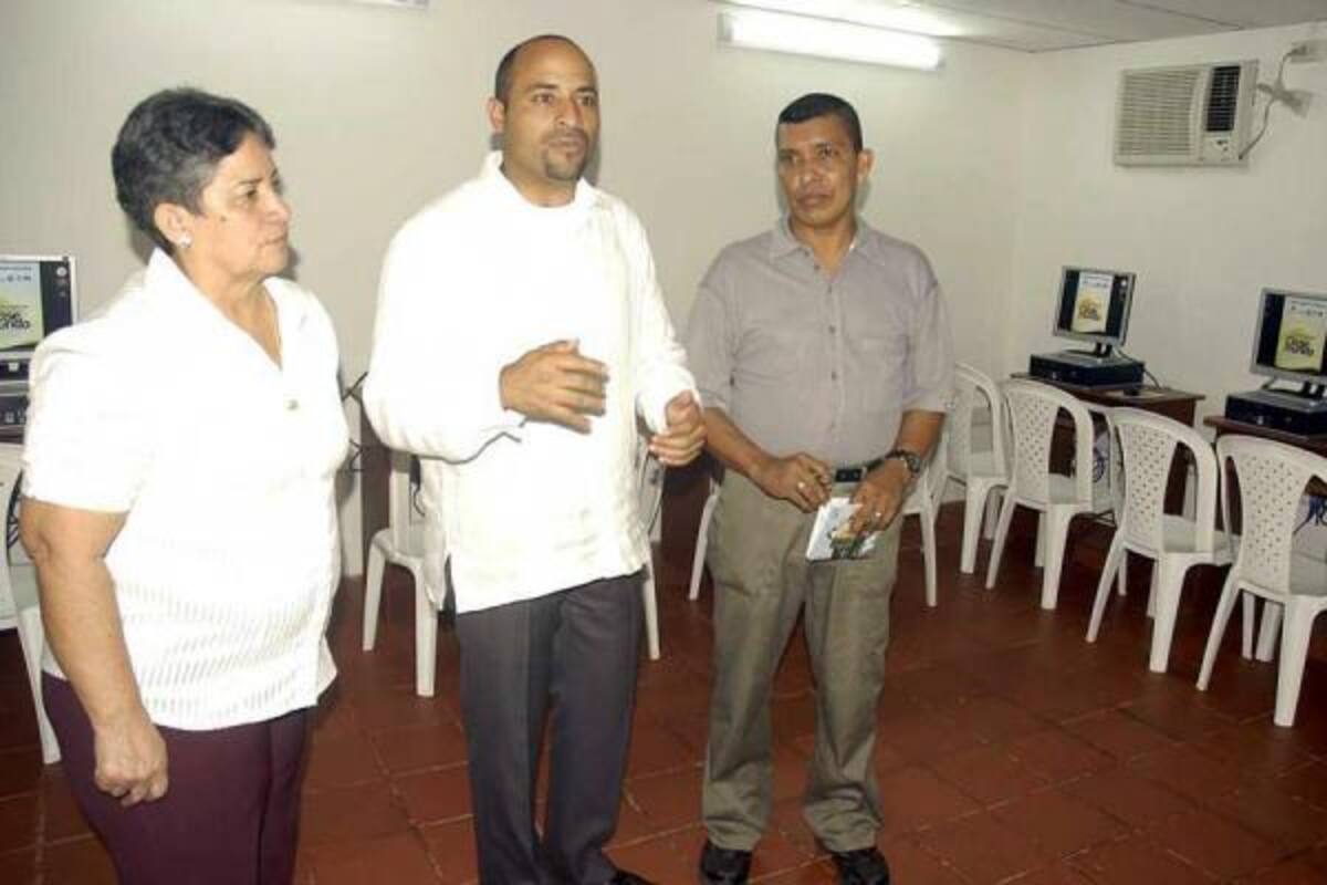 A partir de enero, cualquier persona podrá ingresar a los salones digitales para tener acceso a Internet o para hacer parte de los programas de formación virtual que ofrece el Sena. (Foto: Edgar Pernett/VANGUARDIA LIBERAL)