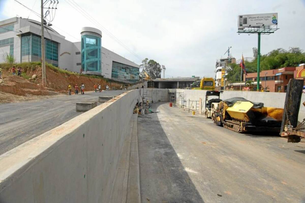 Este deprimido sería el primer tramo vial del intercambiador por donde circularían los vehículos. (Foto: Jaime del Río / VANGUARDIA LIBERAL)