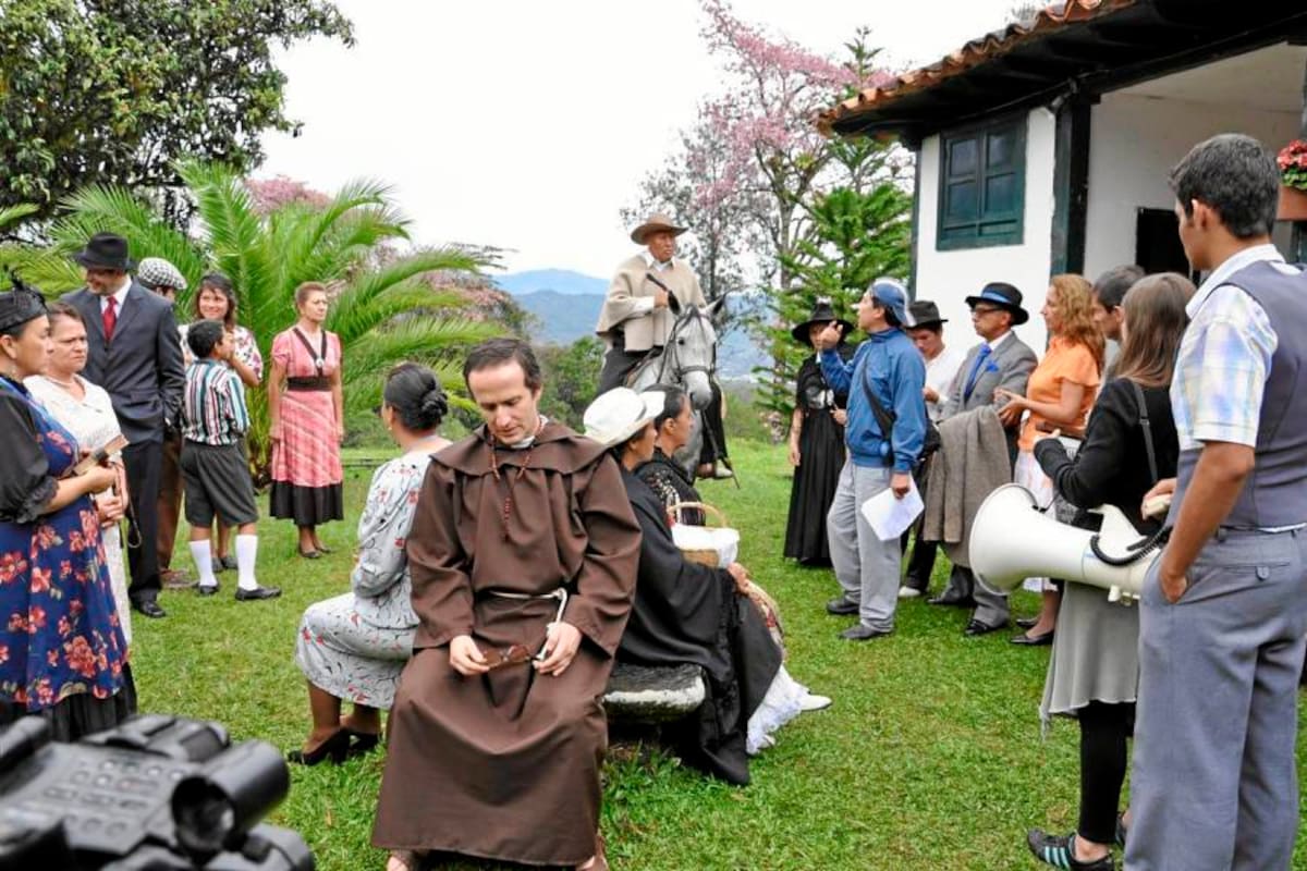Empoderar a los pueblos de la provincia y los demás municipios vecinos de sus propias culturas, fue el objetivo de la visita del director de cine colombiano, Julio César Goyes, a la capital comunera. (Foto: Suministrada/VANGUARDIA LIBERAL)