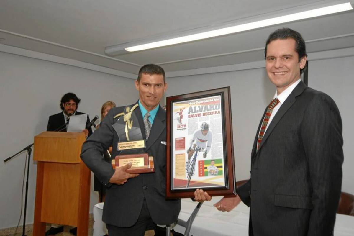 El ciclista paralímpico, Álvaro Galvis Becerra, fue el Deportista del Año – Vanguardia Liberal 2011, tras haberse coronado campeón mundial de fondo en carretera, en Roskilde, Dinamarca. (Foto: Archivo / VANGUARDIA LIBERAL)