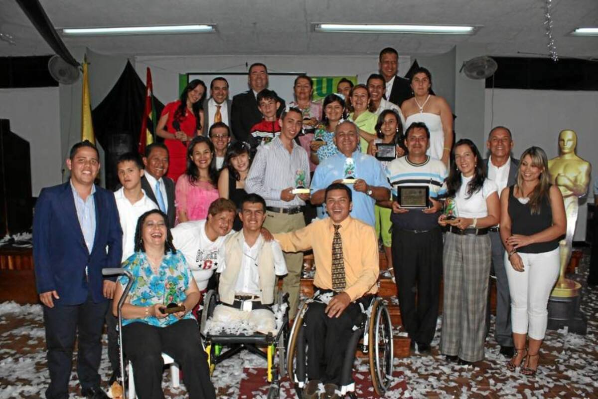 En un acto emotivo se premió los mejores deportistas de Santander. (Foto: Nelson Díaz / VANGUARDIA LIBERAL)