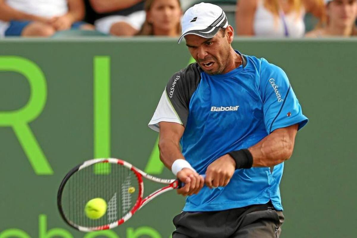 Una vez más el colombiano Alejandro Falla, falló en el momento decisivo, tuvo contra las cuerdas al checo Thomas Berdych, y terminó perdiendo un partido que tuvo para ganar en dos sets. (Foto: AFP / VANGUARDIA LIBERAL)