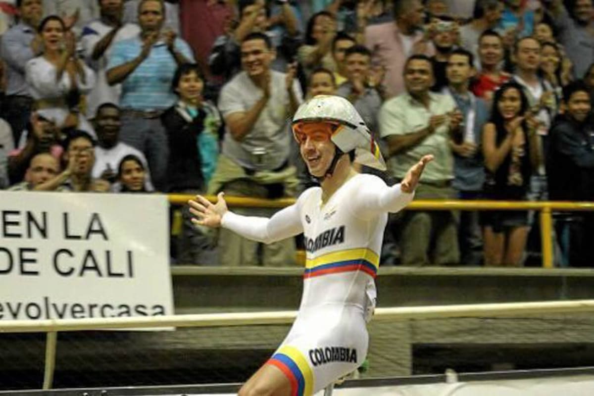El pistero colombiano Juan Esteban Arango, hizo valer su punta de velocidad ayer en la última etapa de la Vuelta a México y se impuso en el embalaje final de la fracción, superando a su compañero Edwin Ávila, cerrando así una grandiosa actuación del ciclismo nacional en suelo azteca. (Foto: Archivo / VANGUARDIA LIBERAL)