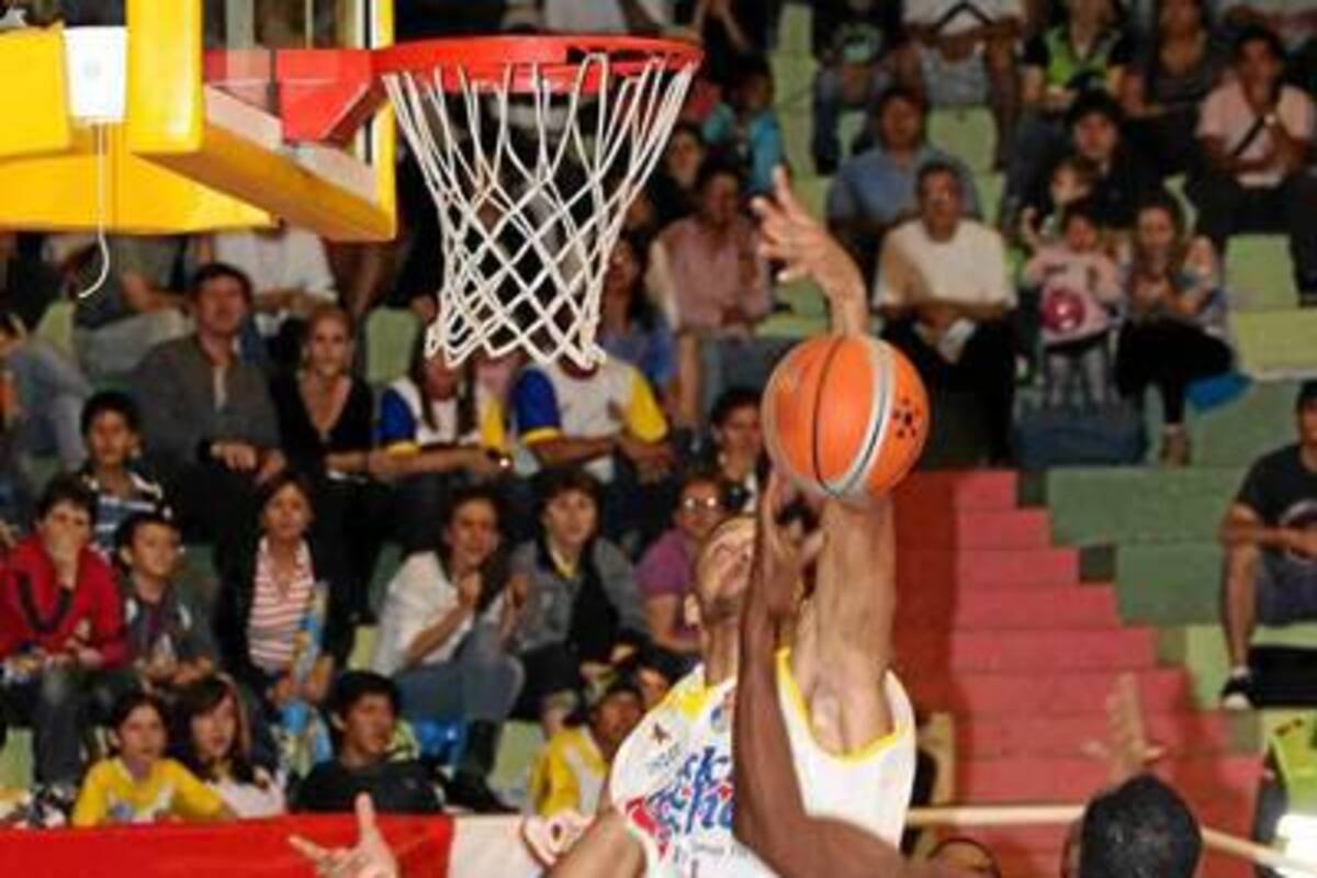 El baloncesto colombiano, que en los últimos años ha estado estancado, está cerca de ‘resurgir de las cenizas’, con la creación de la Asociación Nacional de Clubes de Baloncesto. (Foto: Archivo / VANGUARDIA LIBERAL)