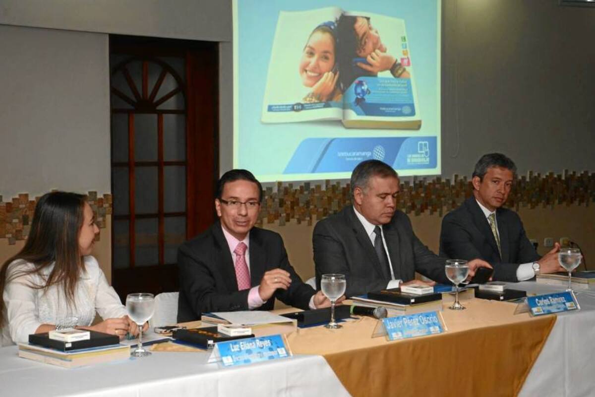 Ayer se realizó el lanzamiento de la nueva guía telefónica de Telebucaramanga que empezará a distribuirse hoy. (Foto: Hernando Galeano/VANGUARDIA LIBERAL )