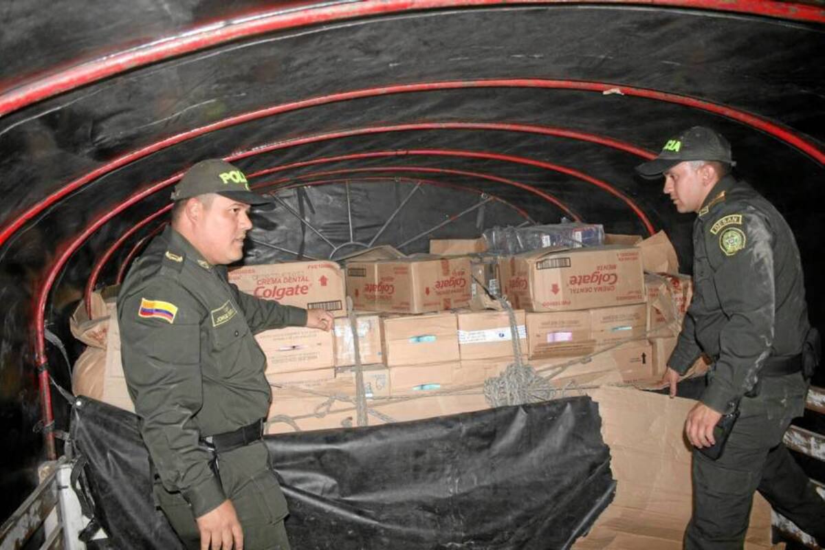 La Policía Nacional adelanta una serie de controles aduaneros por las carreteras del departamento, para evitar el ingreso de mercancía extranjera. (Foto: Suministrada/VANGUARDIA LIBERAL)