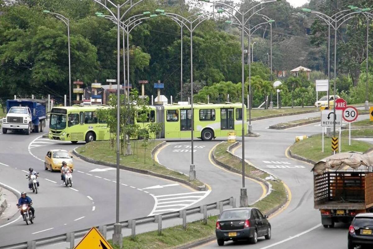 Según un reporte de Metrolínea, Piedecuesta ha recibido 17.474 millones de pesos en obras para el proyecto del Sistema Integrado de Transporte Masivo, Sitm. (Foto: Archivo/VANGUARDIA LIBERAL)