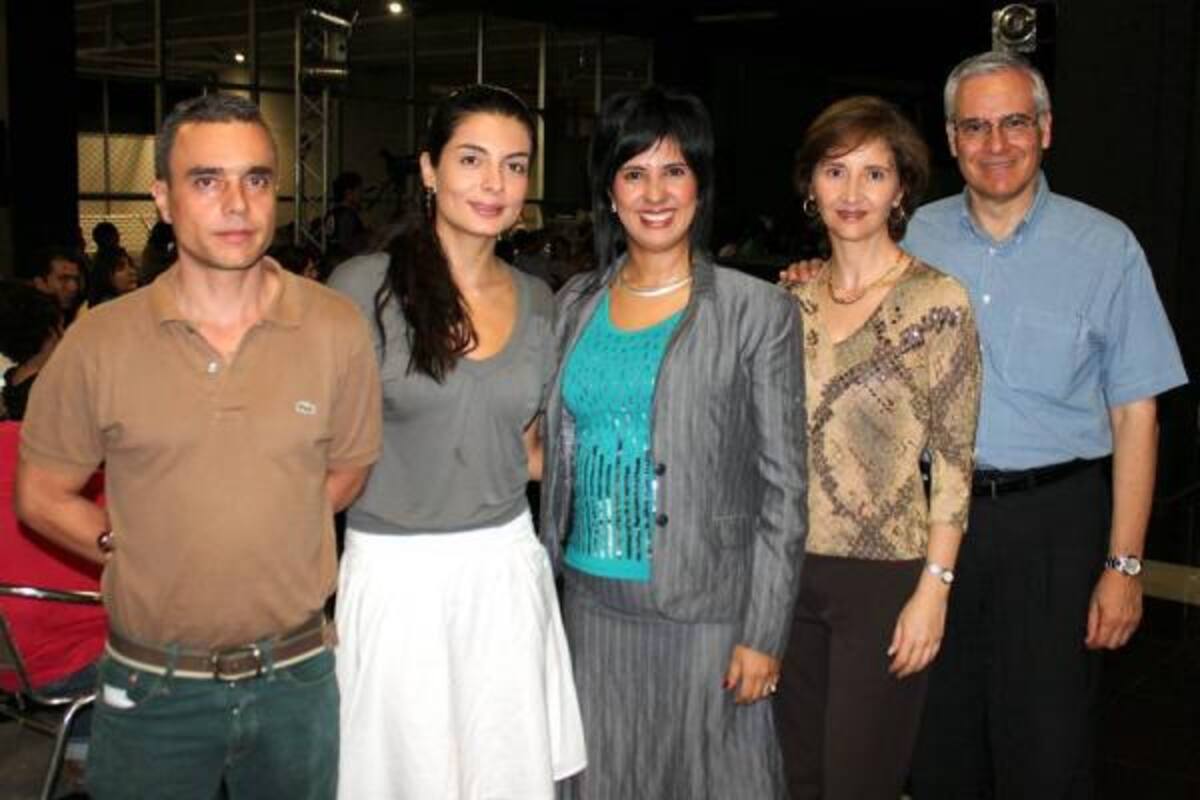 Juan Pablo Echeverry, Mariana de Echeverry, Liliana Rojas Rey, Rectora de la institución; María Cristina Rueda y Carlos González.
