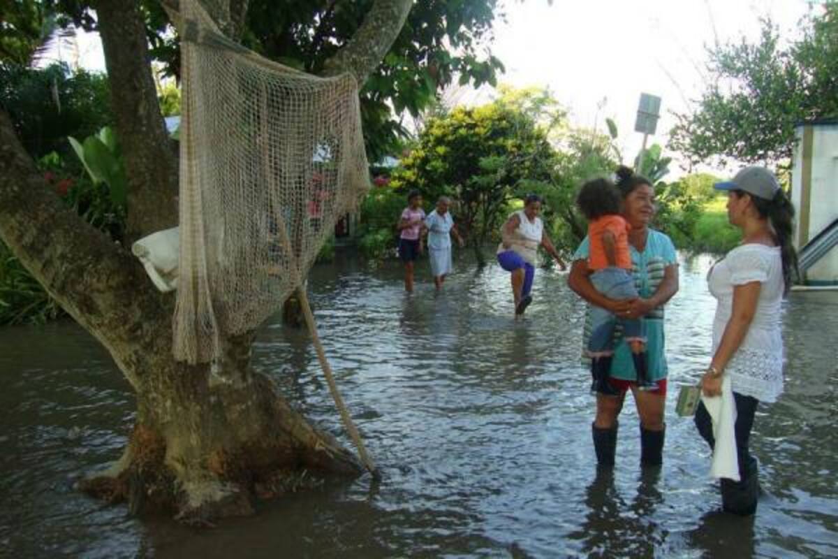 Las afectaciones se presentan por el desbordamiento del río Magdalena y el Carare.