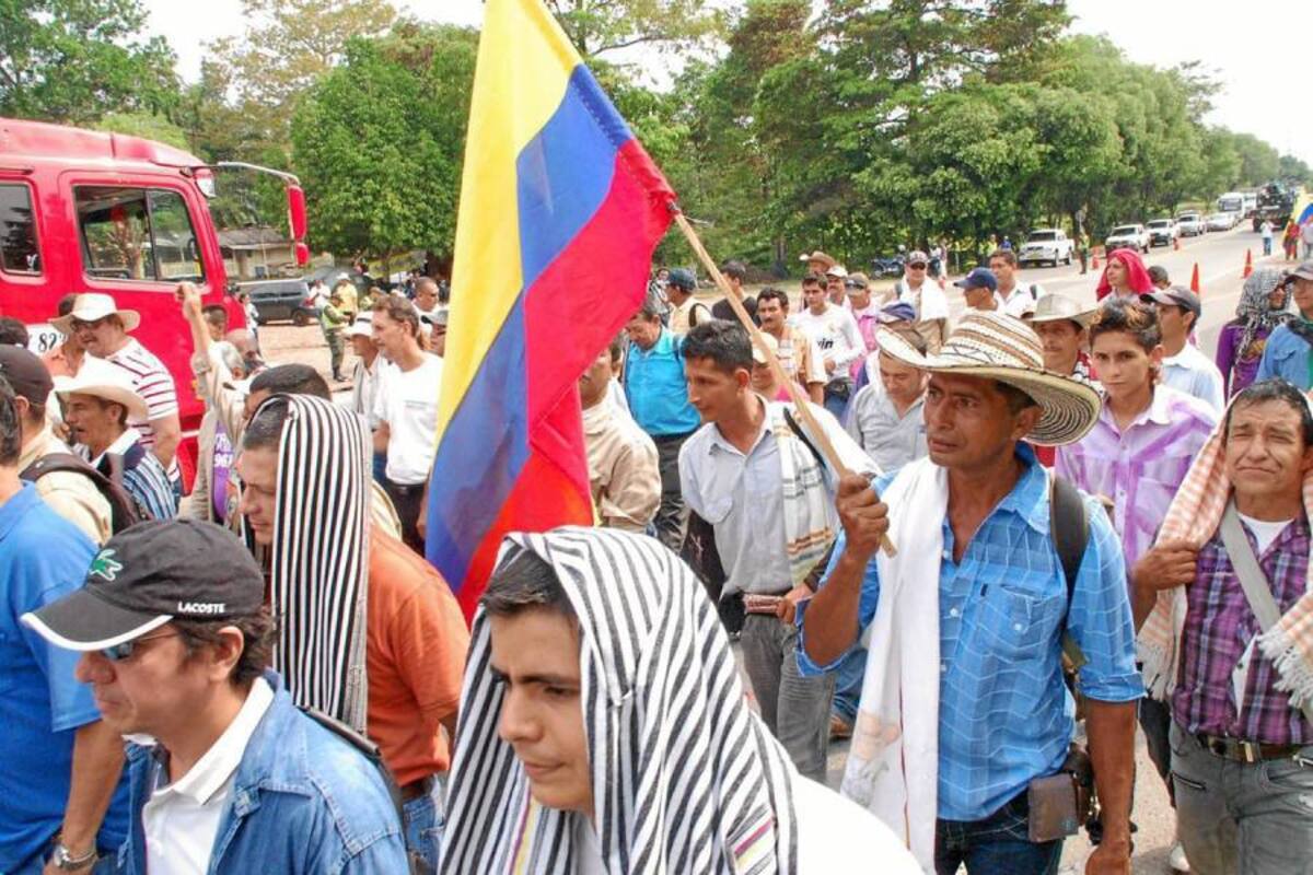 Al cierre de esta edición los campesinos santandereanos adelantaban una nueva marcha en medio del paro nacional agrario. (Foto: Edgar Pernett/VANGUARDIA LIBERAL)