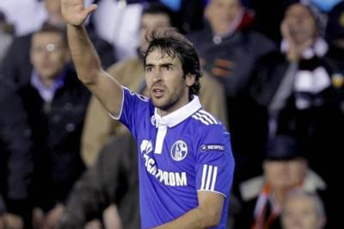 Con 33 años y tras confirmar su salida del Real Madrid, pocos esperaban una temporada tan brillante de Raúl en su estreno en Alemania, donde ganó la Copa con el Schalke.(Foto: Archivo / VANGUARDIA LIBERAL )