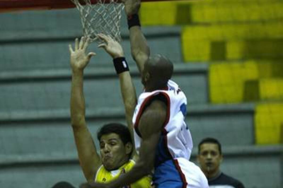 Búkaros - Freskaleche perdió sus dos compromisos en Bogotá (lunes y martes) ante Guerreros y ahora el liderato de la Copa Invitacional de Baloncesto lo podría tomar Orgullo Paisa. (Foto: Colprensa / VANGUARDIA LIBERAL)
