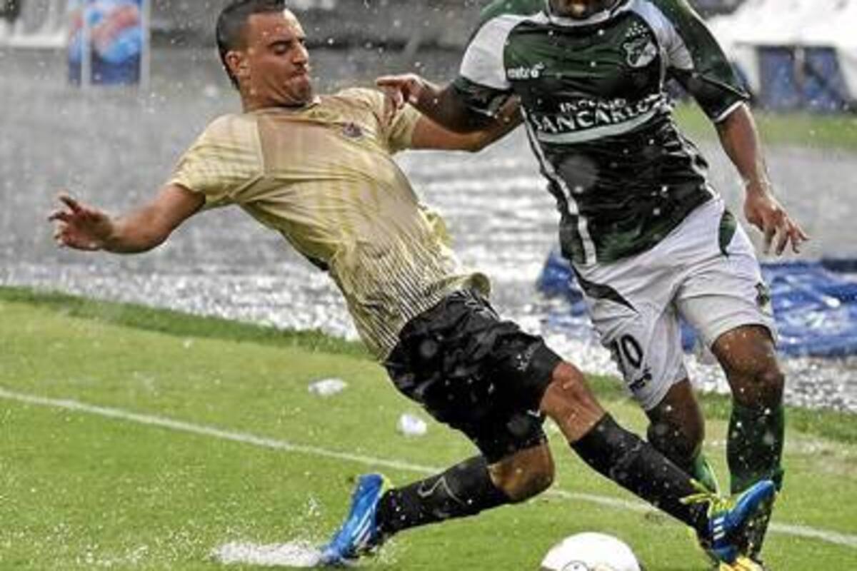 Itagüí superó en calidad de visitante 1 – 0 a Deportivo Cali y asumió el primer lugar de la Liga Postobón. (Foto: Colprensa / VANGUARDIA LIBERAL)
