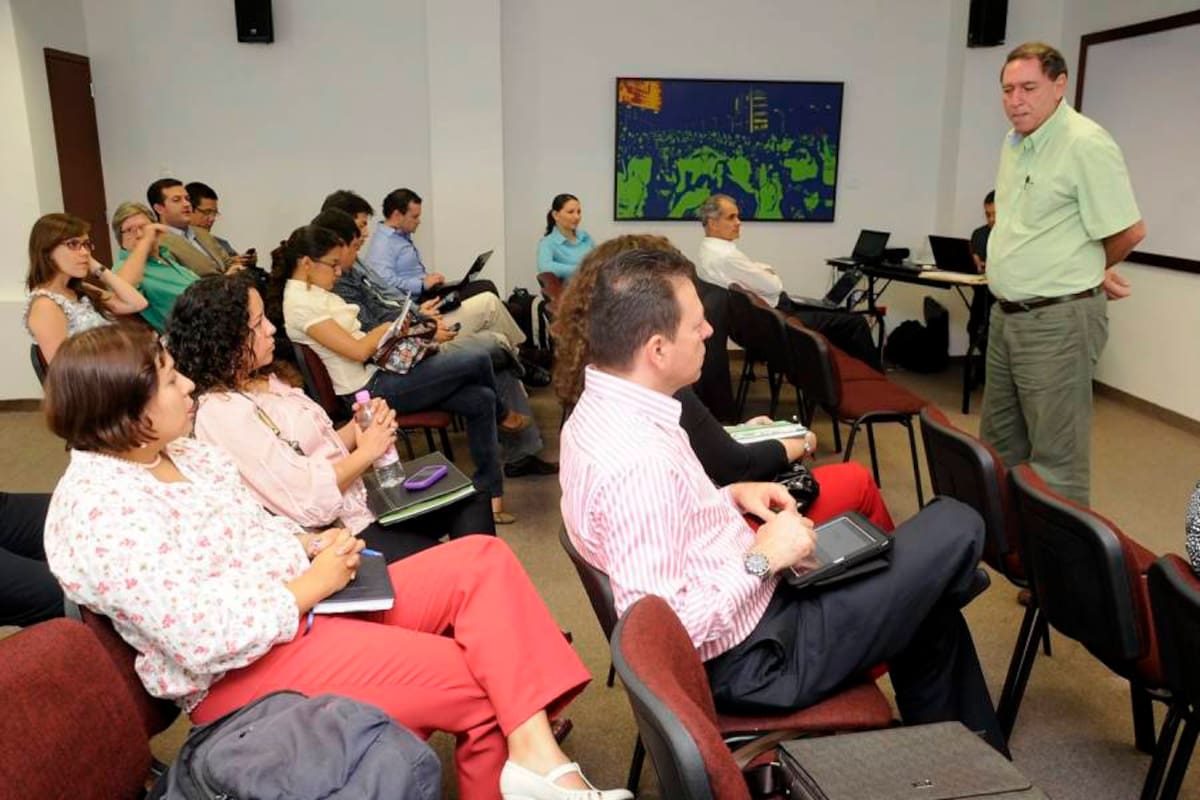 Ayer se presentó en la Cámara de Comercio de Bucaramanga el Convenio entre dicha institución y Colciencias, asistieron representantes de los gobiernos locales y del departamental, gremios, entre otros. (Foto: Hernando Galeano / VANGUARDIA LIBERAL)