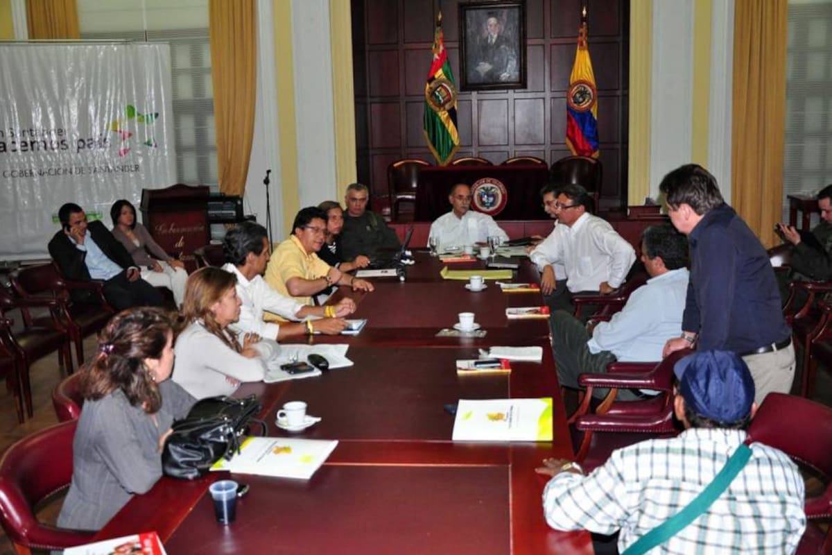 Suministrada/VANGUARDIA LIBERAL La mesa de negociación para levantar el paro palmero de Puerto Wilches, se levantó ayer ante el distanciamiento entre los puntos de acuerdo. (Foto: Suministrada/VANGUARDIA LIBERAL)
