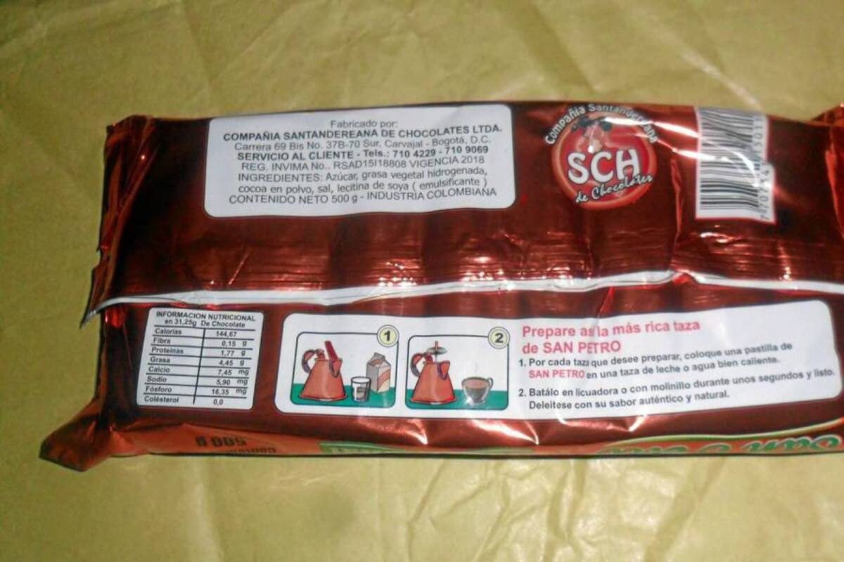 Colombia Humanitaria está repartiendo chocolate de mesa a base de cocoa, tal y como lo mostraron los senadores de Santander. Esta fue la marca presentada en el Senado. (Foto: Cortesía/VANGUARDIA LIBERAL)