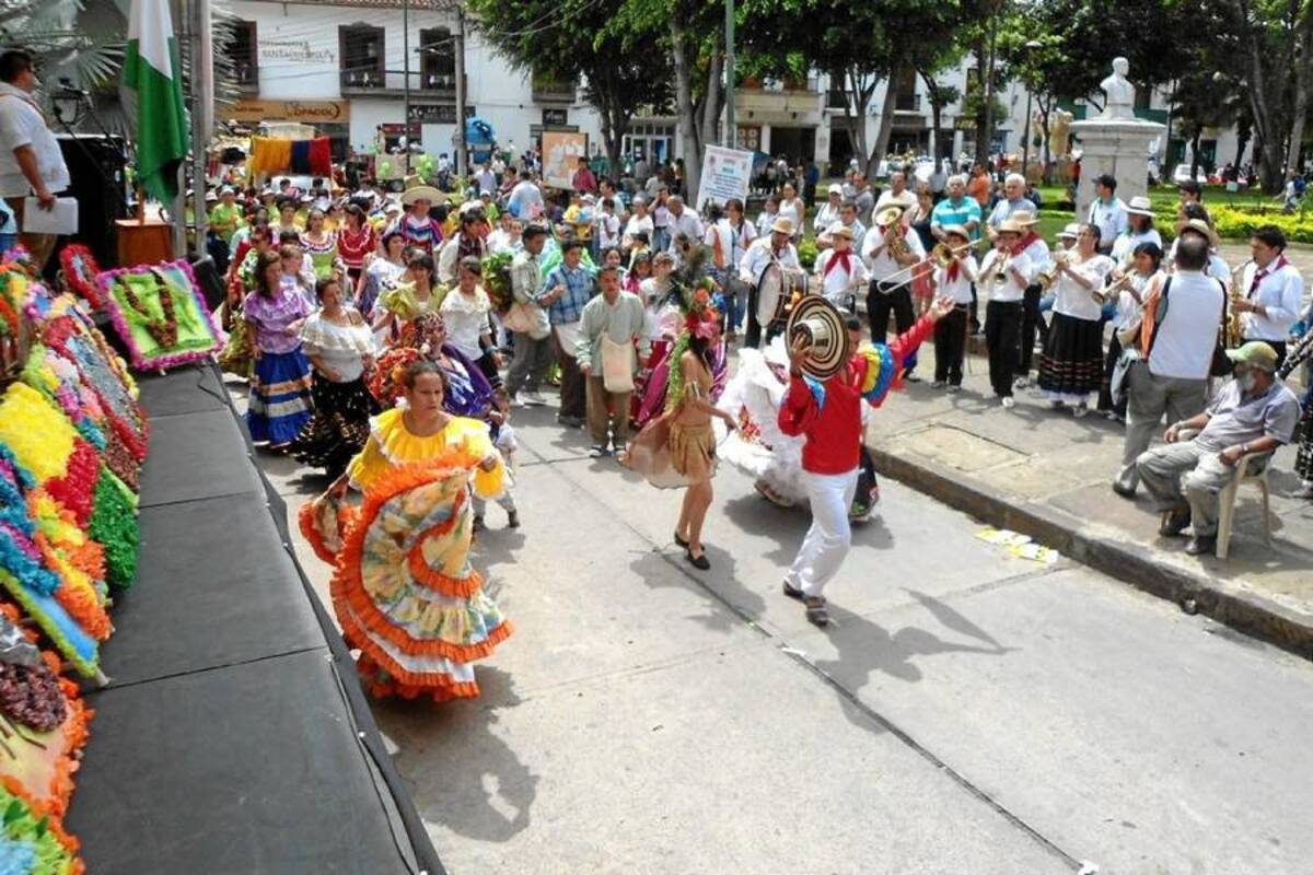 En cuanto al festival de carrozas solidarias, desfilaron 11 en total, de diferentes entidades de las tres provincias. (Foto: Nancy Acuña VANGUARDIA LIBERAL)
