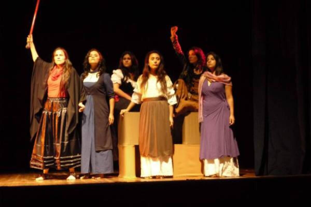 La creación colectiva 'Heroínas, mujeres que han dado guerra', beca nacional de creación en artes escénicas del Ministerio de Cultura fue presentada en la Fundación Cultural Gabriel No violencia contra la mujer