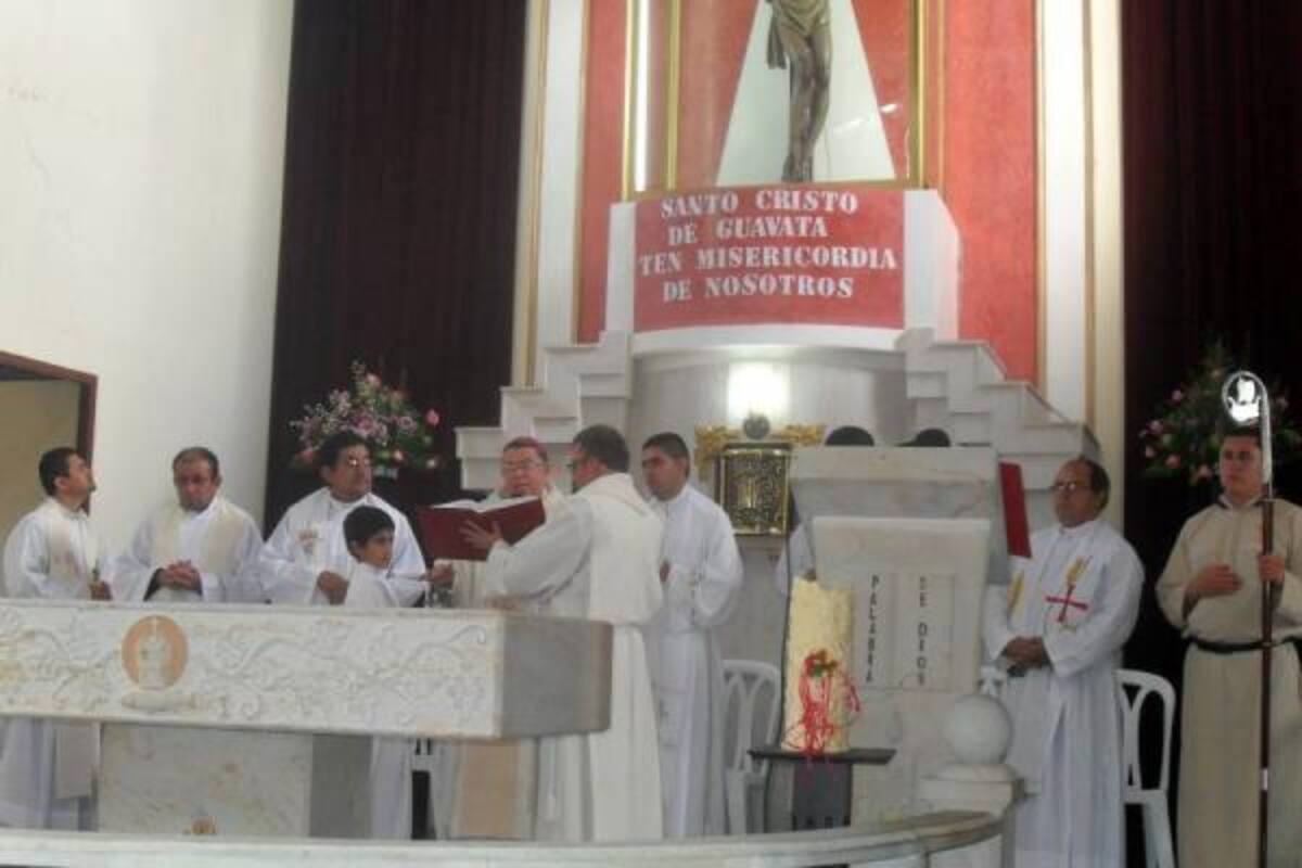 Eucaristía de bienvenida del nuevo párroco de la Iglesia Santo Cristo de Güavatá.(Foto: Suministrada /VANGUARDIA LIBERAL)
