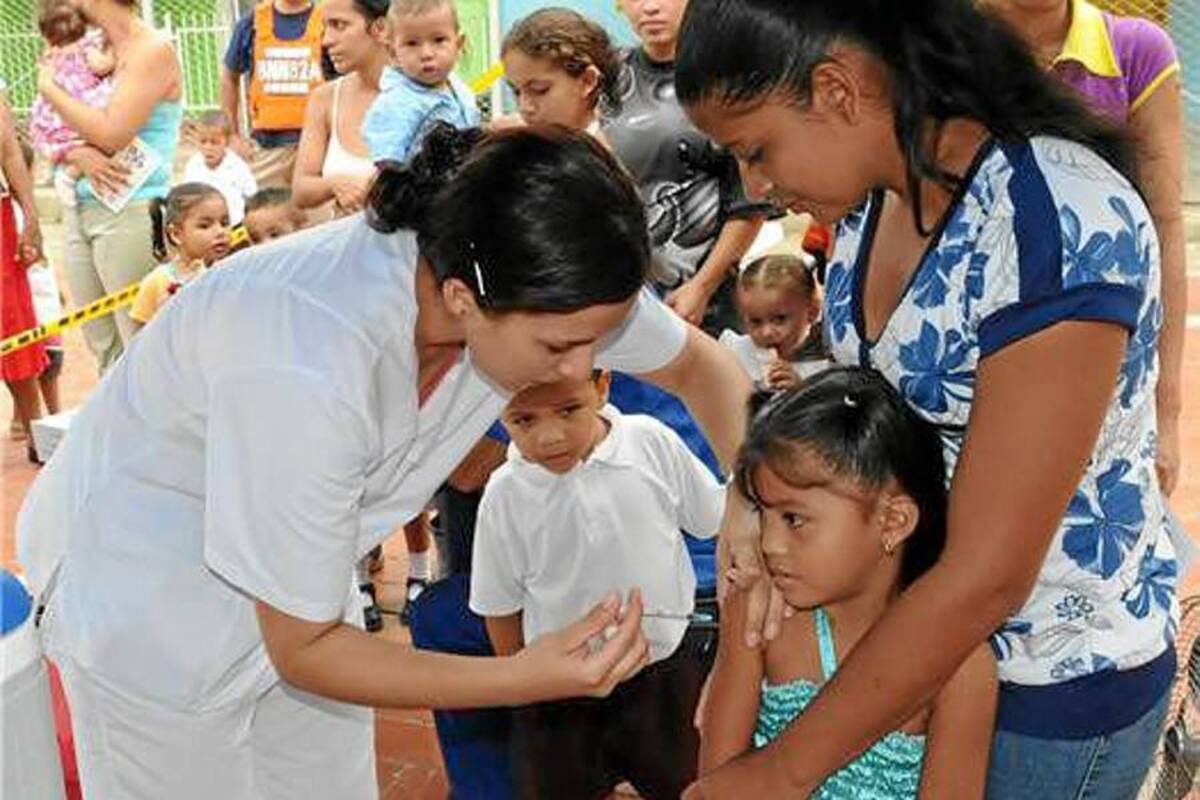 Vacunadores de la Secretaría Local de Salud de Yondó visitarán en el mes de marzo los colegios y sedes educativas de las zona urbana y rural, debido a la poca asistencia de la población objetivo. (Foto: Archivo/VANGUARDIA LIBERAL)