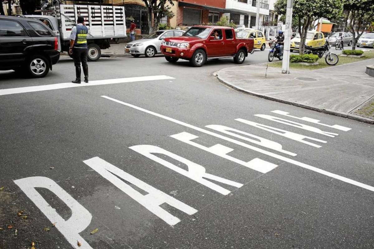 A partir de ayer, en la carrera 34 entre calles 45 y 34 solo se permite el tránsito vehicular hacia el norte. Antes esta vía estaba habilitada en los dos sentidos. (Foto: Archivo / VANGUARDIA LIBERAL )