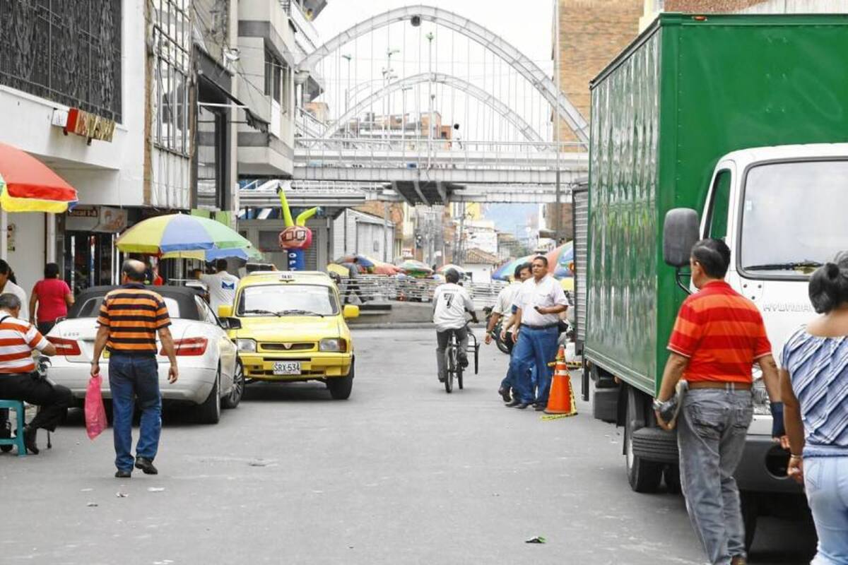 La calle 37, entre carreras 15 y 16, está subutilizada. (Foto: César Flórez / VANGUARDIA LIBERAL)