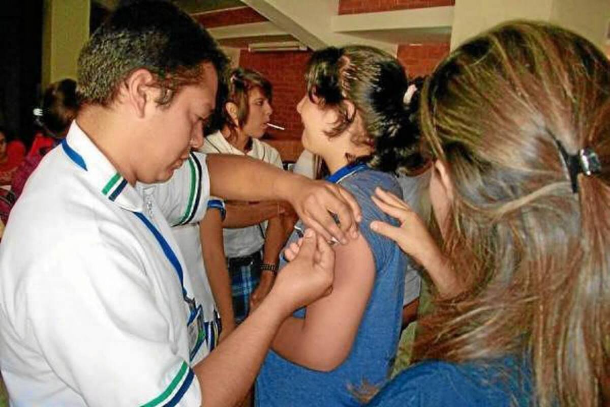 Desde el 13 de febrero se desarrolla la jornada de vacunación, pero el lanzamiento oficial de la actividad nacional en Socorro se hará este jueves en el sector de San Victorino, con presencia de las autoridades municipales y del personal de la E.S.E. Regional. (Foto: Archivo/VANGUARDIA LIBERAL )