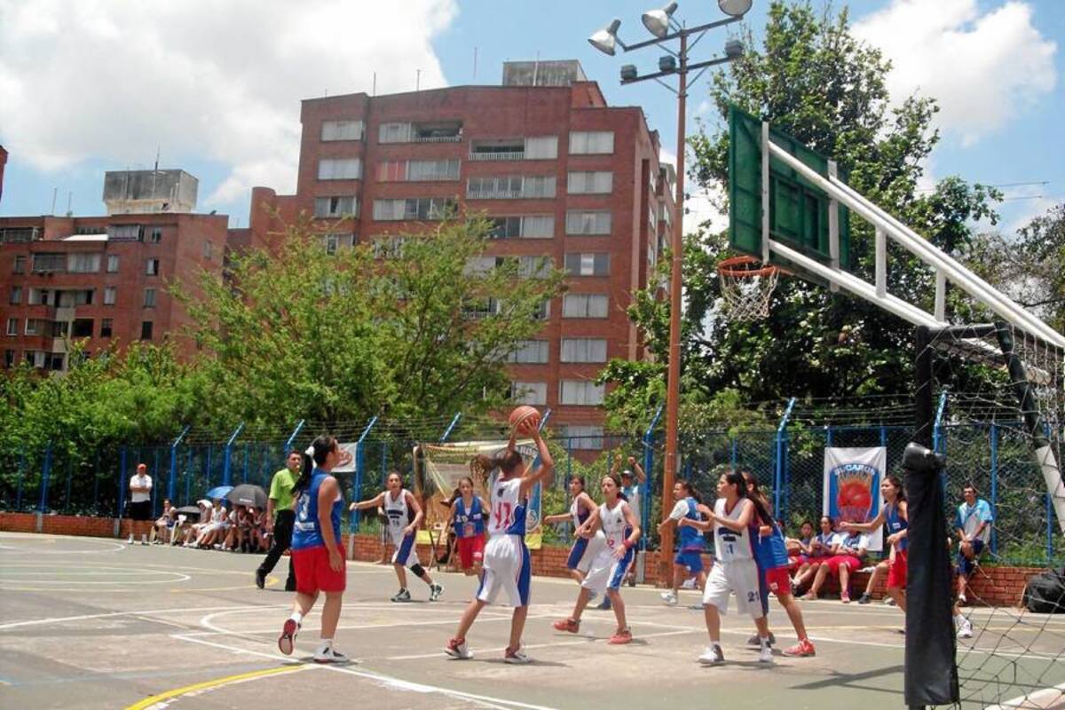 Con éxito se desarrolló el intercambio de clubes de baloncesto organizado por la Escuela Iván Olivares de Bucaramanga. En promedio cada equipo disputó 10 partidos desde el domingo hasta ayer. (Foto: Suministrada / VANGUARDIA LIBERAL )