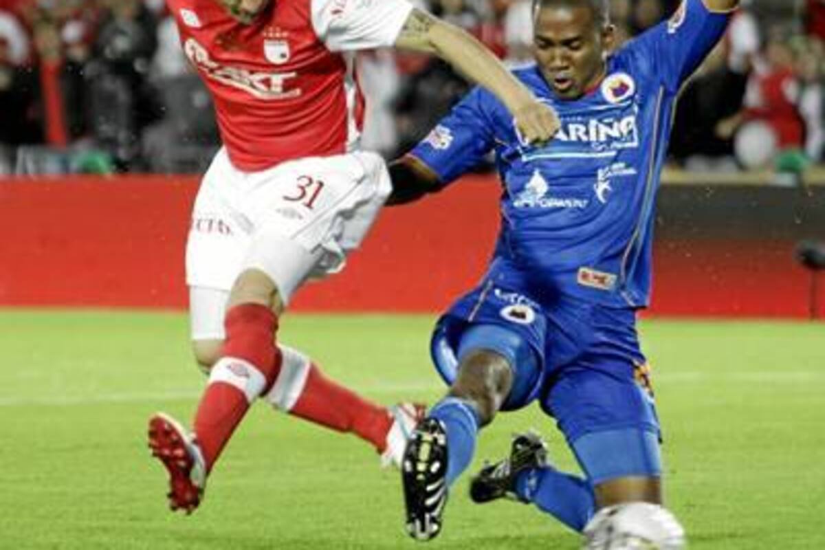 Santa Fe y Deportivo Pasto, los finalistas del torneo anterior, se medirán esta noche a las 8:00 p.m. en el estadio El Campín en uno de los dos juegos que abren la sexta fecha de la Liga Postobón II. (Foto: Archivo / VANGUARDIA LIBERAL )