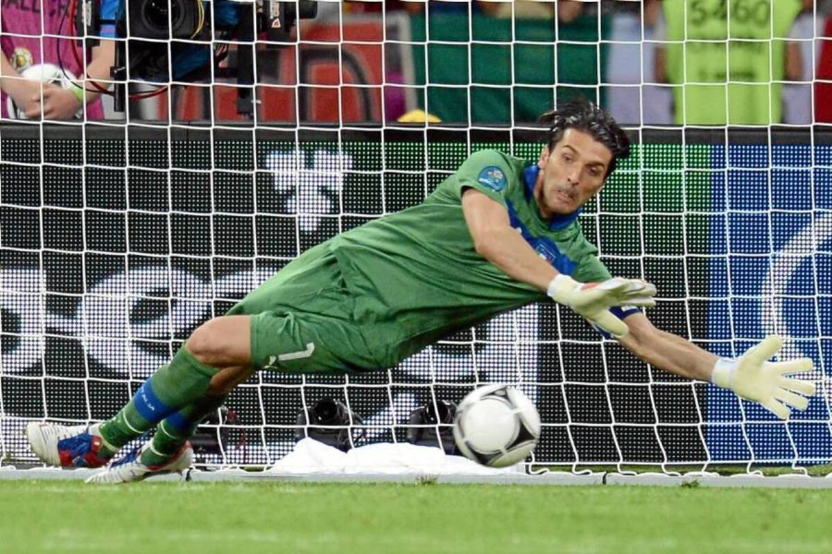 Sin duda alguna el veterano arquero Gianluigi Buffon es prenda de garantía en el arco italiano, él, con su experiencia, será fundamental en el duelo semifinal de hoy ante Alemania por un cupo a la final de la Eurocopa – 2012. (Foto: AFP / VANGUARDIA LIBERAL)