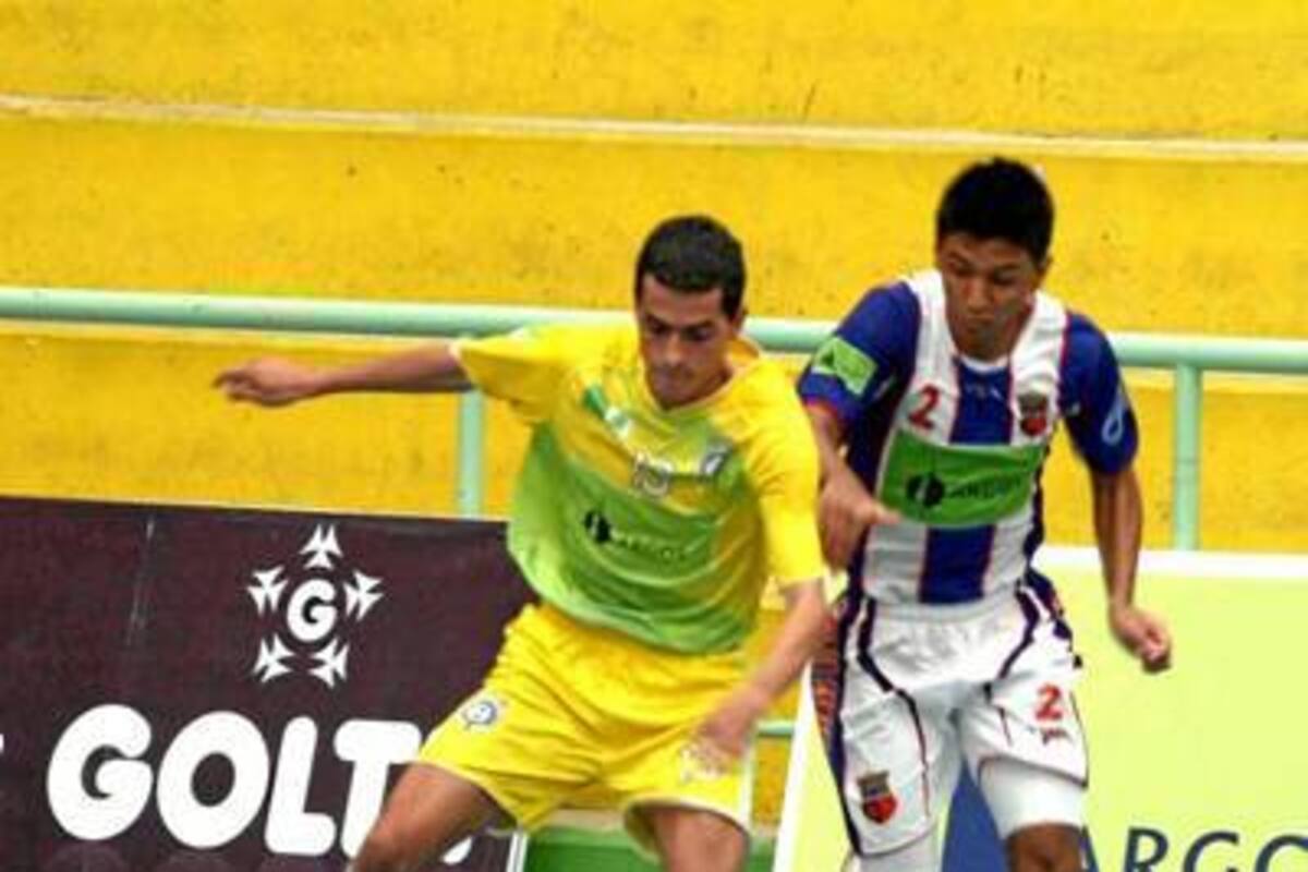 Real Bucaramanga buscará hoy su tercer triunfo en la Liga Argos I de Fútbol Sala Fifa ante su similar de Halcones de Cúcuta, equipo al que ya derrotó, 6 – 7, por la primera fecha de este torneo profesional. El partido será a las 11:00 a.m. en el coliseo de la UIS. (Foto: Archivo / VANGUARDIA LIBERAL)