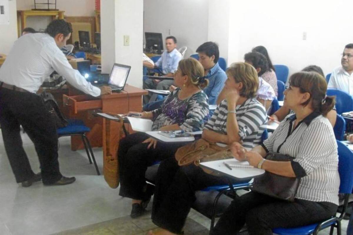 Empresarios se capacitan en productos financieros