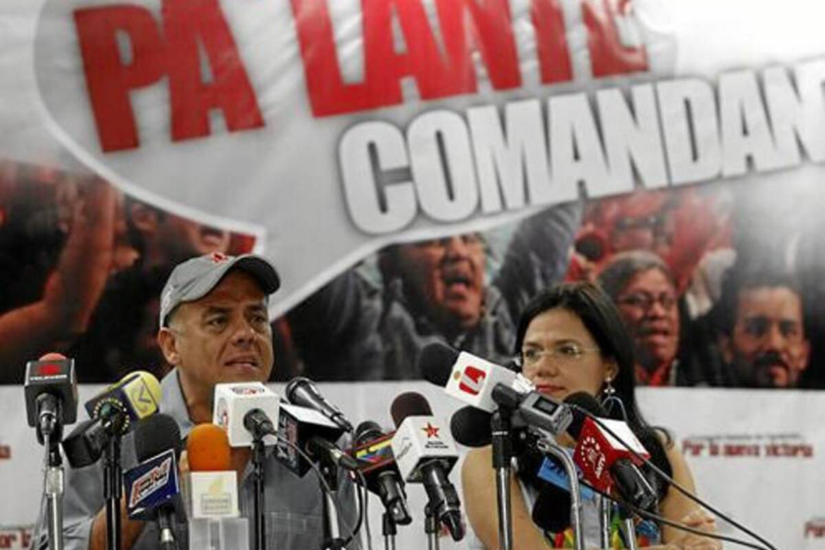 Con la intención de revertir la intención del voto, Rodríguez (izq.) dijo que el candidato opositor busca en sus presentaciones públicas “parecerse a Hugo Chávez” en su forma de hablar y gesticular. (Foto: Tomada de Internet / VANGUARDIA LIBERAL)