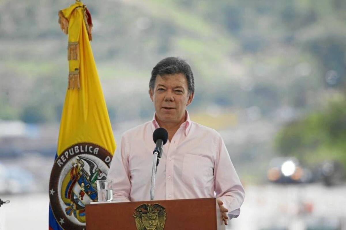 Santos confirma acercamientos con las Farc
