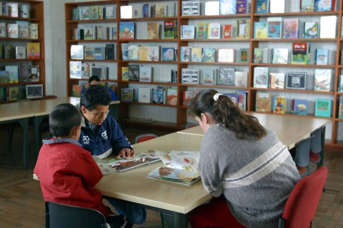 Con el programa lanzado ayer entre el Gobierno y la Fundación Bill & Melinda Gates se dotará de conectividad y tecnologías a las bibliotecas públicas del país. (Foto: Archivo/VANGUARDIA liberal)